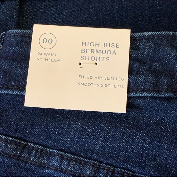 Universal Thread NWT Womens High-Rise Bermuda Blue Jean Shorts Size 00 24” Waist - Picture 7 of 8